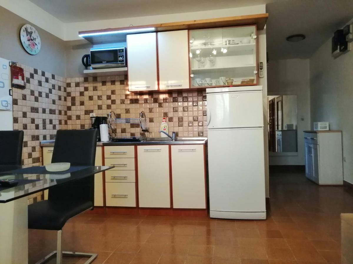 Apartmani Petra Vrsi Exteriör bild