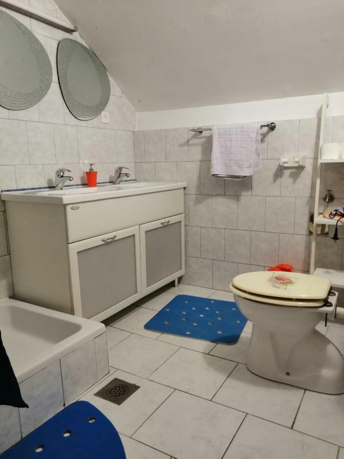 Apartmani Petra Vrsi Exteriör bild