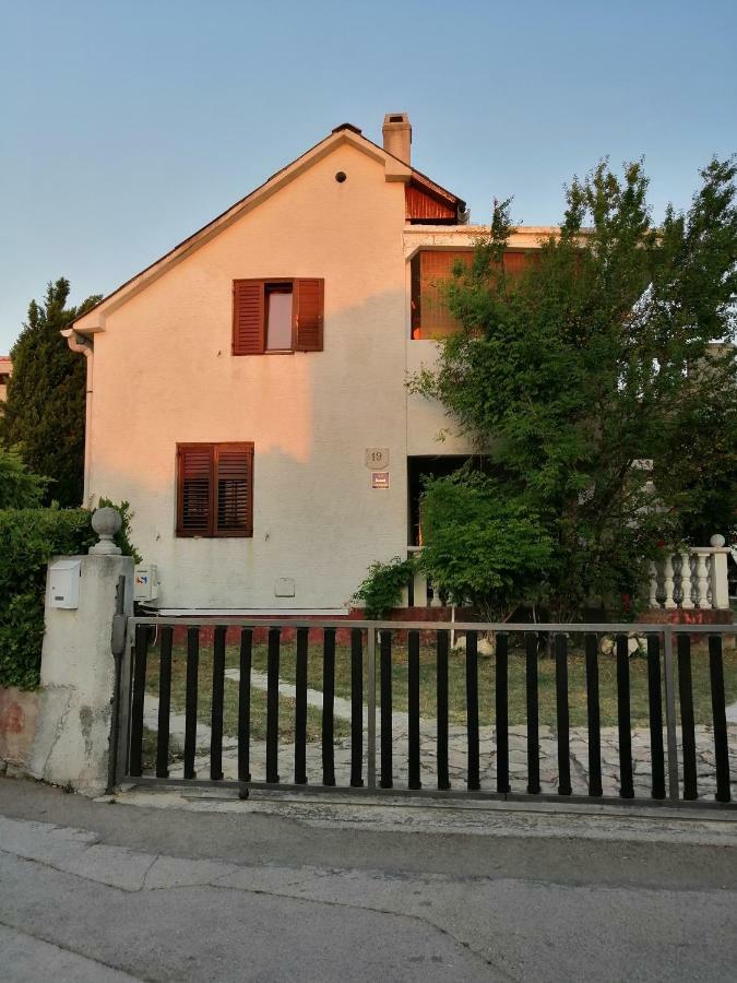 Apartmani Petra Vrsi Exteriör bild