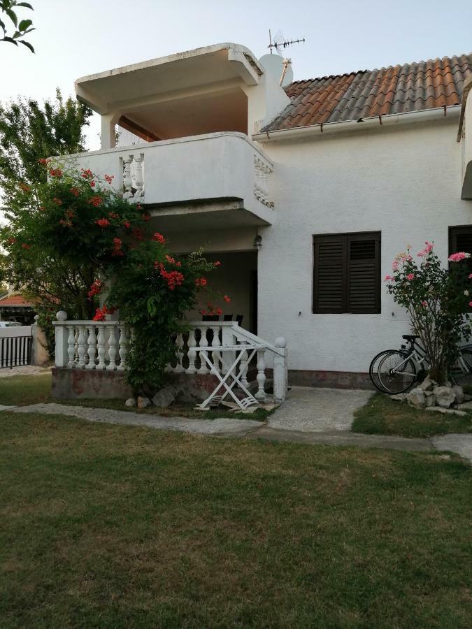 Apartmani Petra Vrsi Exteriör bild