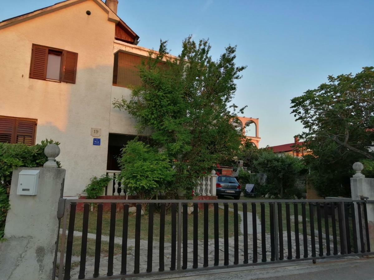 Apartmani Petra Vrsi Exteriör bild